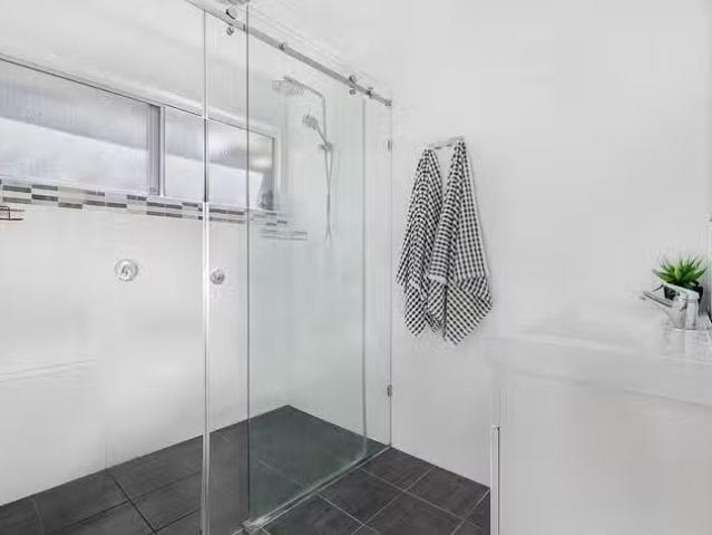 Cheap 1/6 Cavanaugh Street, Wynnum West, QLD 4178