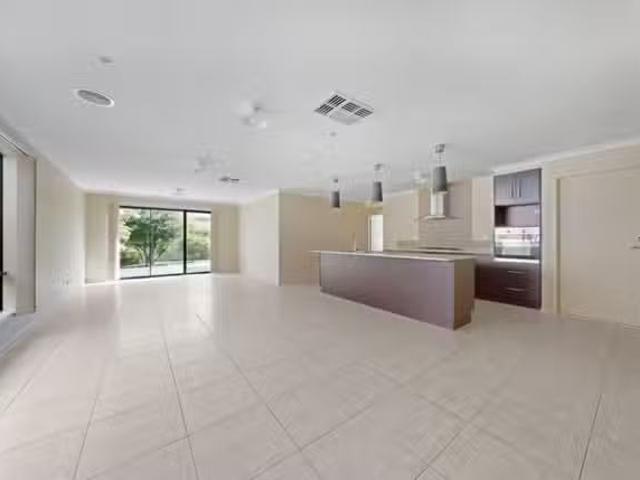 Just in! 16 Beagle Street, Cranbourne East VIC 3977 House Fo.