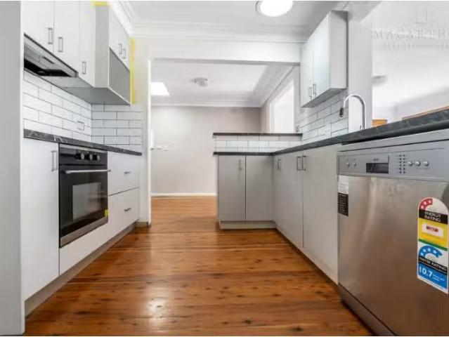 Just in! 16 Holloway Street, Tolland House for rent Listed by.