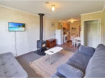Unique 1/6 Hoskin Street, Berridale Apartment for rent Listed.