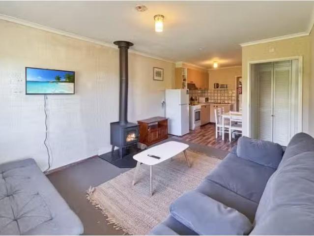 Cozy 1/6 Hoskin Street, Berridale Apartment for rent Listed b.