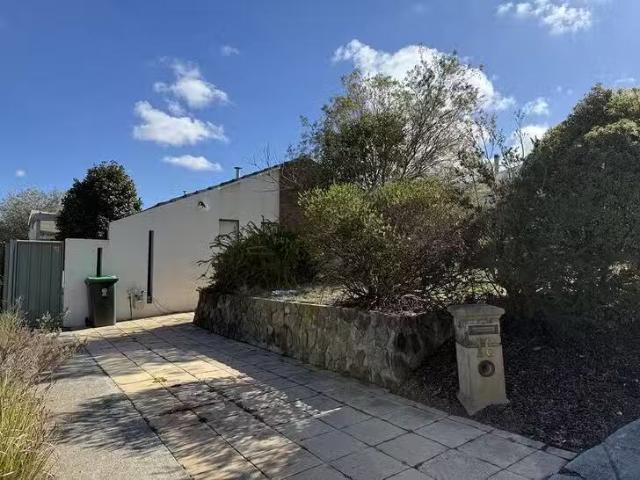 Deal! 16 Haverfield Place, Mckellar, ACT 2617