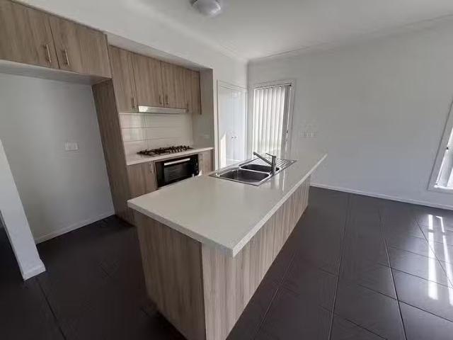 Nice 16 Hidpart Road, Point Cook, VIC 3030