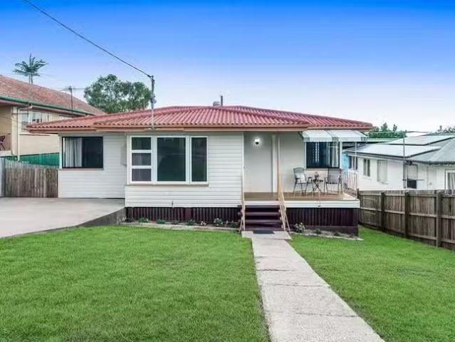 For Rent! 16 Mayfair Street, Carina, QLD 4152