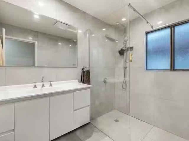 Cozy 16 Mayhew Street, Sherwood, QLD 4075