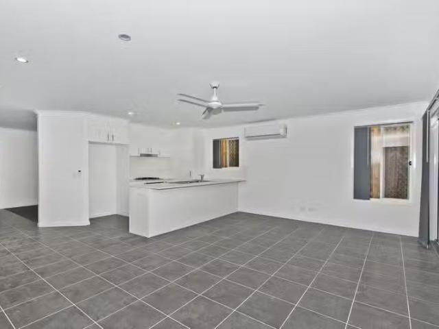Nice 16 Marcoola Street, THORNLANDS, QLD 4164 House for Rent