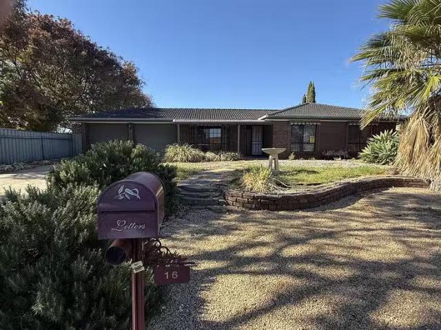 Unique 16 Springvale Drive, Blakeview, SA 5114