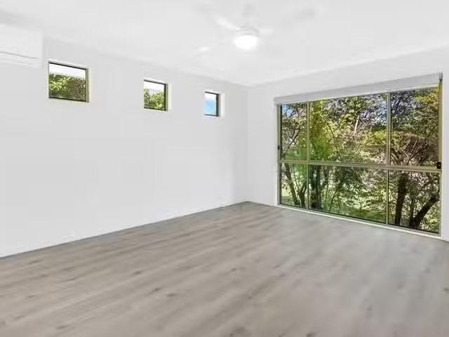 Just in! 16 Palmerston Drive, OXENFORD, QLD 4210 House for R.
