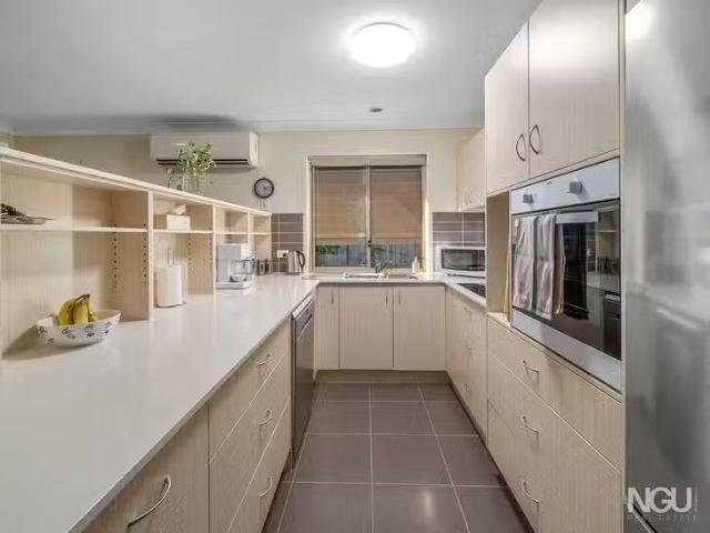 Nice 16 Tunstall Place, Brassall, QLD 4305