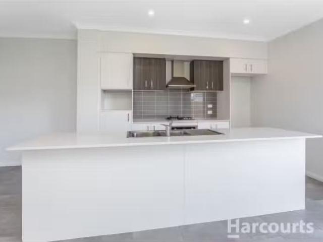 Unique 16 Vance Lane, MANGO HILL House for rent Listed by Nad.