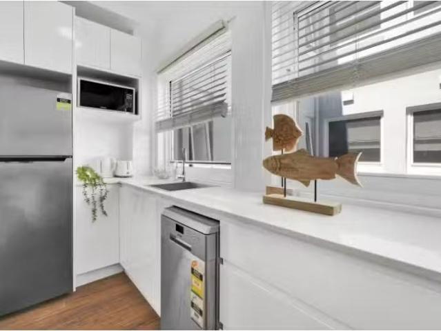 Charming 17/40 42 Ramsgate Avenue, Bondi Beach Apartment for r.