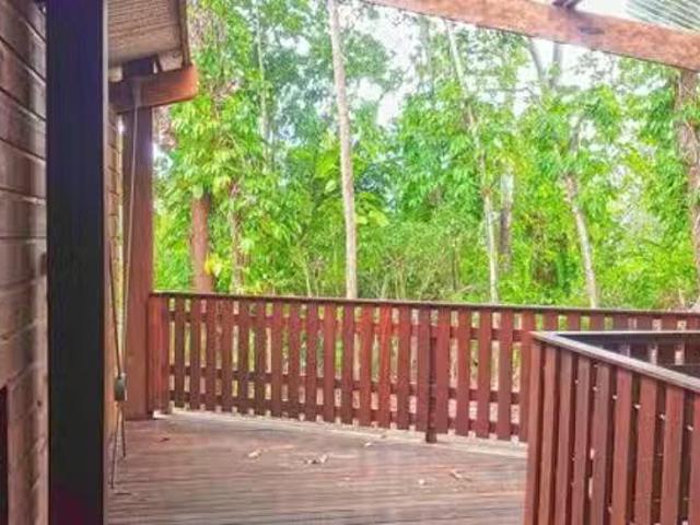 Unique 174 Hillview Crescent, Whitfield, QLD 4870