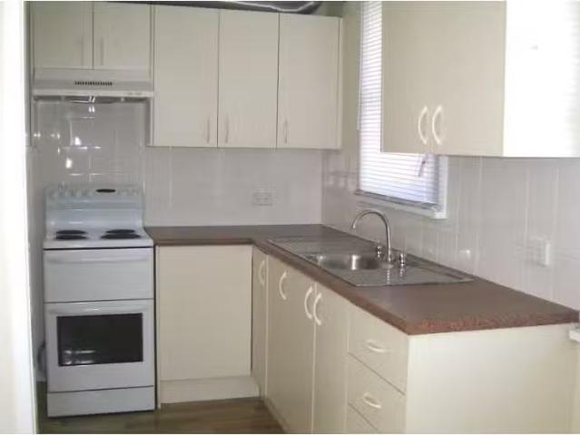 Cheap 175 Northcliffe Drive, Berkeley House for rent Listed b.