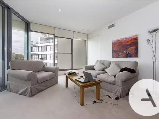 Charming 17/7 Eastlake Parade, Kingston Apartment for rent Li.