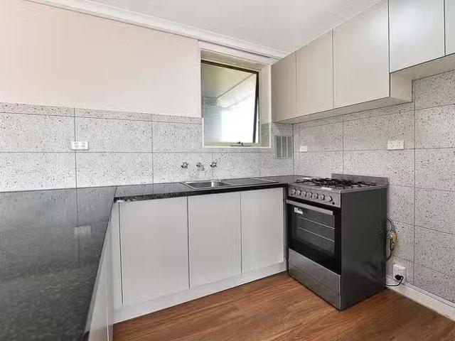 Nice 17/96 Glass Street, Essendon, VIC 3040