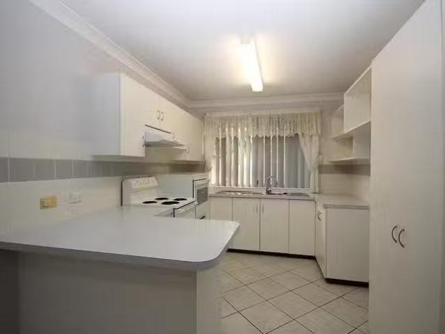 For Rent! 17/13 Paris Road, Australind, WA 6233