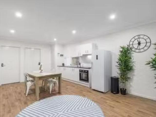 Nice 1/71A Junction Road, Morningside, QLD 4170