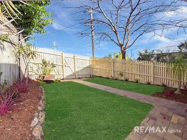 Nice 1/73 Clarence Road, Indooroopilly QLD 4068