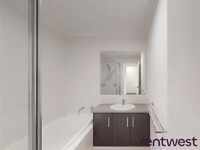 For Rent! 17 Coloration Road, Eglinton, WA 6034
