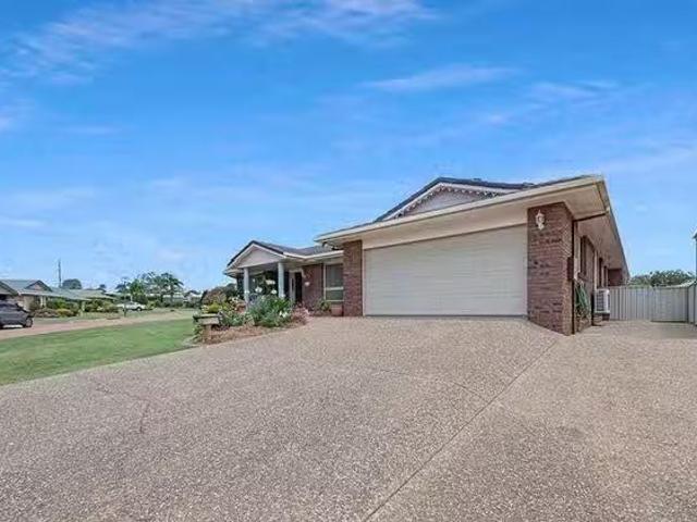 Just in! 17 Captivation Court, Avoca, QLD 4670