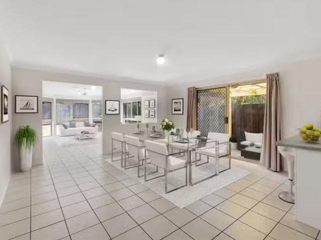 Just in! 17 Central Street, FOREST LAKE, QLD 4078 House for.