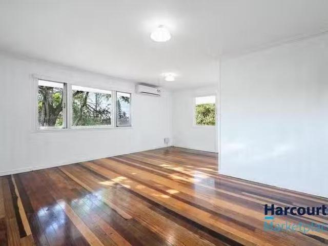 Just in! 17 Hogan Street, Gailes, QLD 4300
