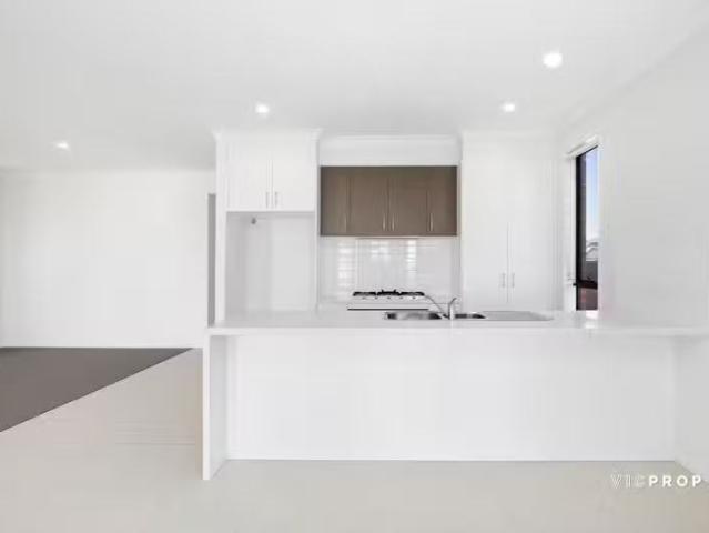 For Rent! 17 Living Crescent, Point Cook VIC 3030