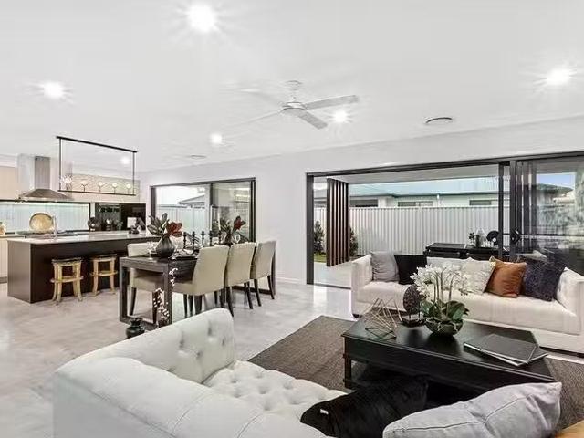 For Rent! 17 Sydney Avenue, Pelican Waters, QLD 4551