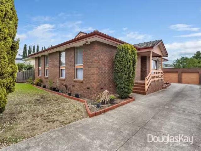 Cheap 17 Parsons Street, Sunshine VIC 3020