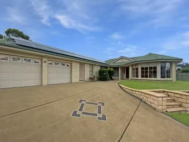 Nice 17 Whiting Place, CORLETTE House for rent Listed by Deon.