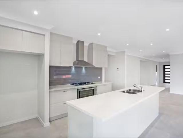 Cozy 17 Tangerine Street, Gillieston Heights House for rent L.