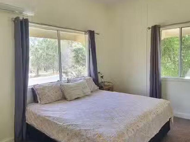 Nice 17 Thompson Avenue, Mount Morgan, QLD 4714