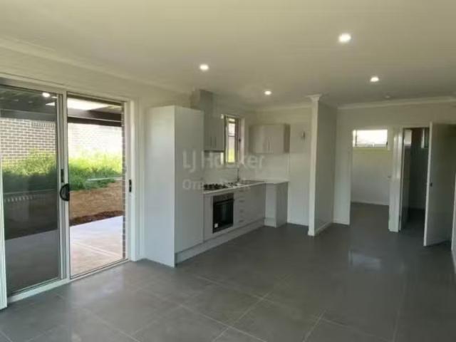 For Rent! 17B Fleece Loop, ORAN PARK House for rent Listed by.