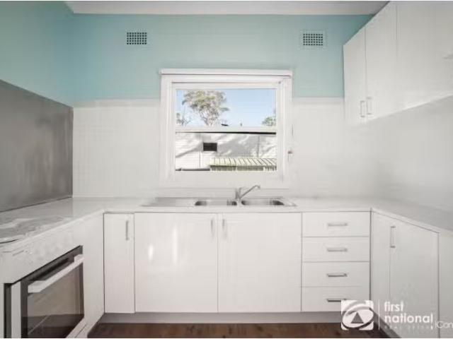 Charming 180B Carrington Rd, LONDONDERRY House for rent Liste.