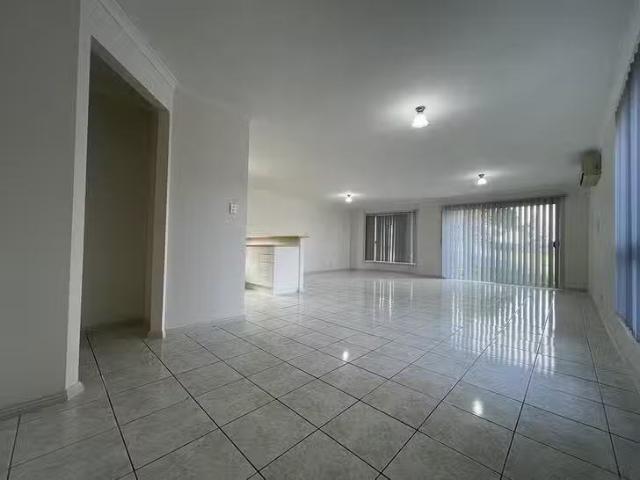 Deal! 180B Pimpala Road, Woodcroft, SA 5162