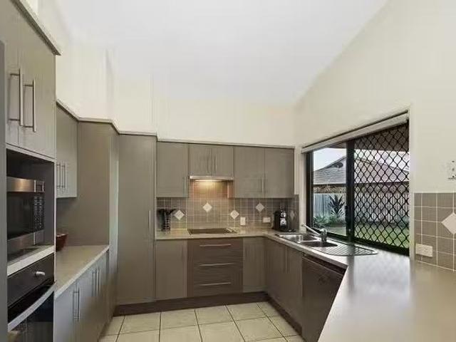 Unique 18 Bluff Street, Bushland Beach, QLD 4818
