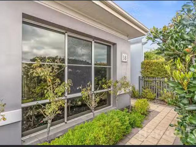 Cheap 18 Darbyshire Parade, ALKIMOS, WA 6038 House for Rent