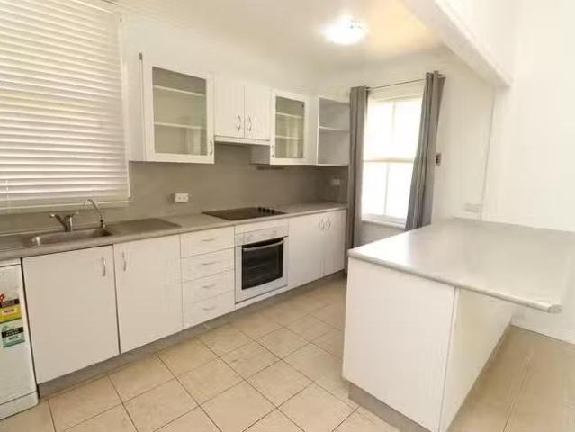 Nice 18 Oxide Street, Miles End, QLD 4825