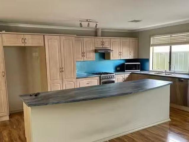 Unique 18 Pineview Court, Walkley Heights, SA 5098