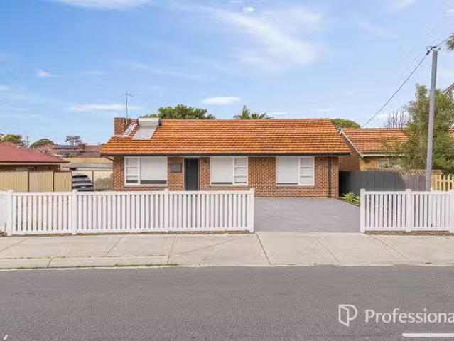 Cheap 18 Walter Road West, Inglewood, WA 6052