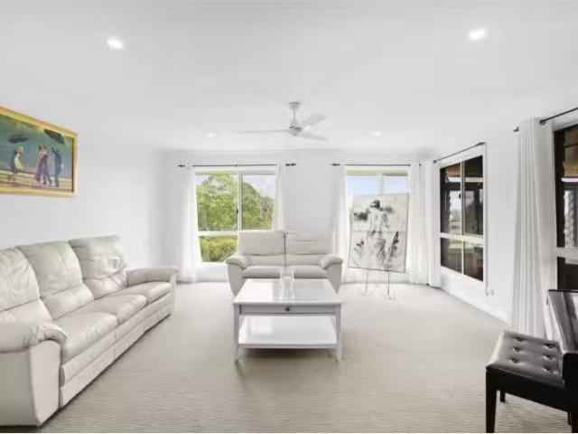 Charming 18 The Hermitage, Tweed Heads South House for rent L.