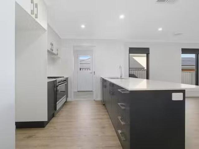 Rental! 1/91 Huntington Grove, Thurgoona, NSW 2640
