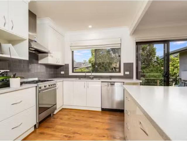 Cozy 19 Catherine Street, Armidale House for rent Listed by R.