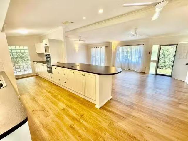 Cheap /19 Hadrian Avenue, Mooroobool, QLD 4870
