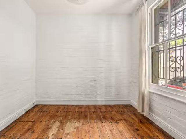 Cozy 19 Iris Street, Paddington NSW 2021