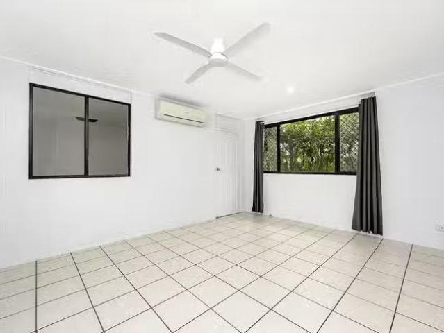 Nice 1/9 Shaw Street, West End, QLD 4810
