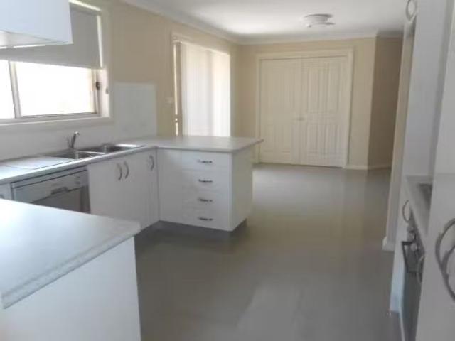 For Rent! 19B Illoura Street, TAMWORTH Apartment for rent Lis.