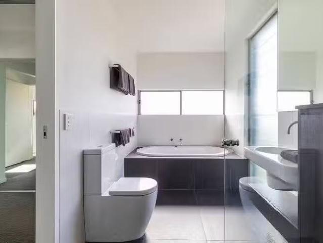 Deal! 1 Waterway Drive, Birtinya, QLD 4575