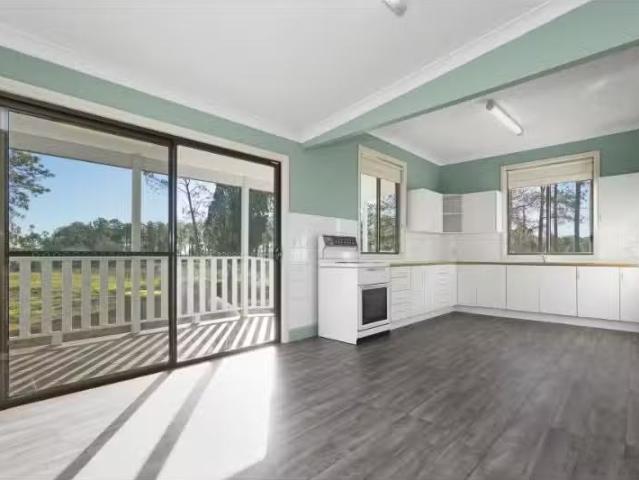 Just in! 1 Wyndham Street, Branxton House for rent Listed by.