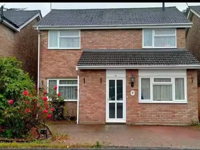 For Rent! 1 BA 4 bedroom detached house for rent in Borda Clos.